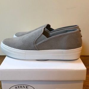 Size 8 Steve Madden sneakers! Worn twice.